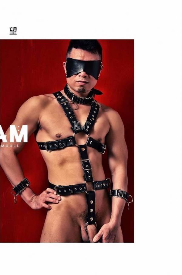 BE-A-MODEL-1-創刊號-X-ISSUE-面具男的情慾世界